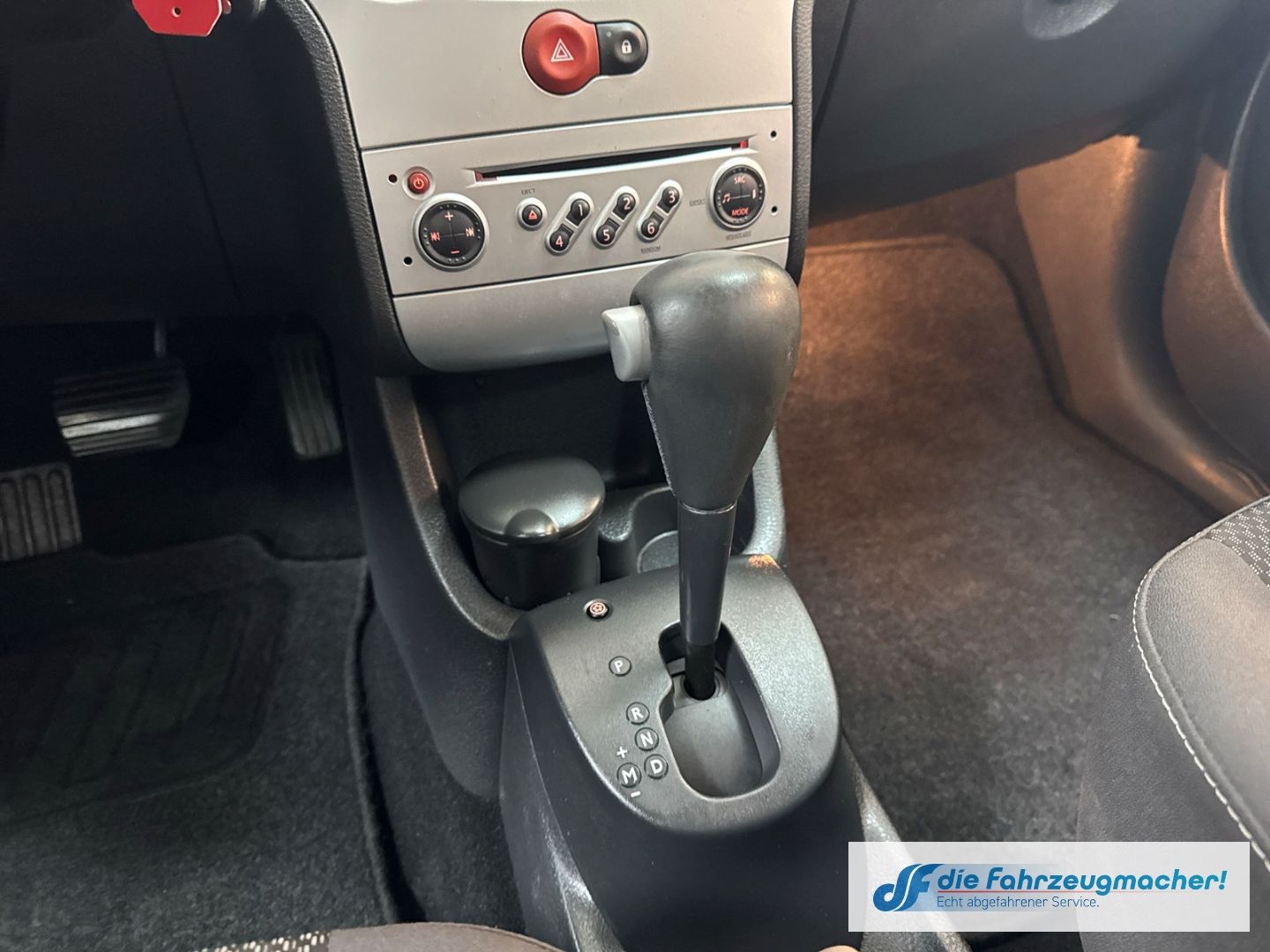 Fahrzeugabbildung Renault Modus Dynamique 1,6 Automatik Klima el.SP Spieg.