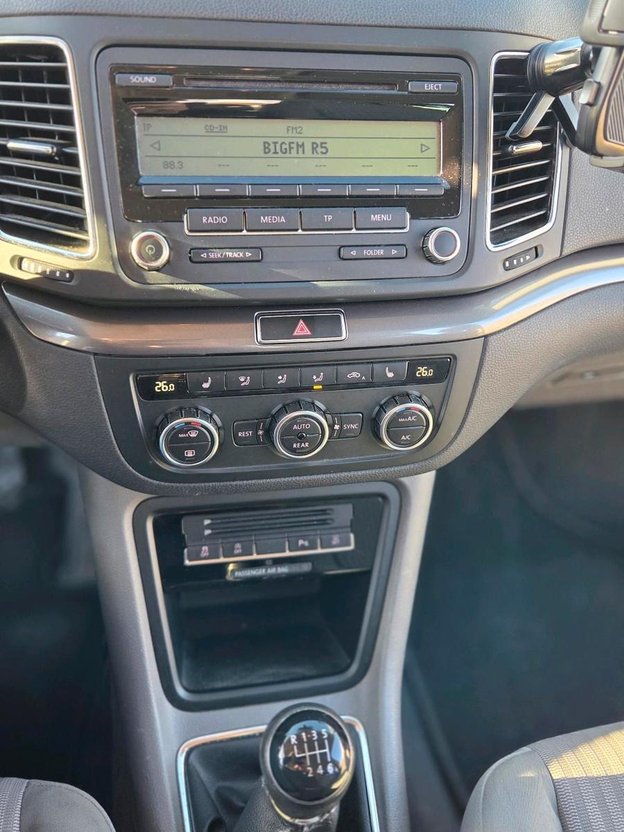 Seat Alhambra 2012 — photo 11