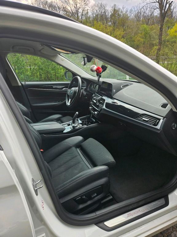 Image of BMW 520