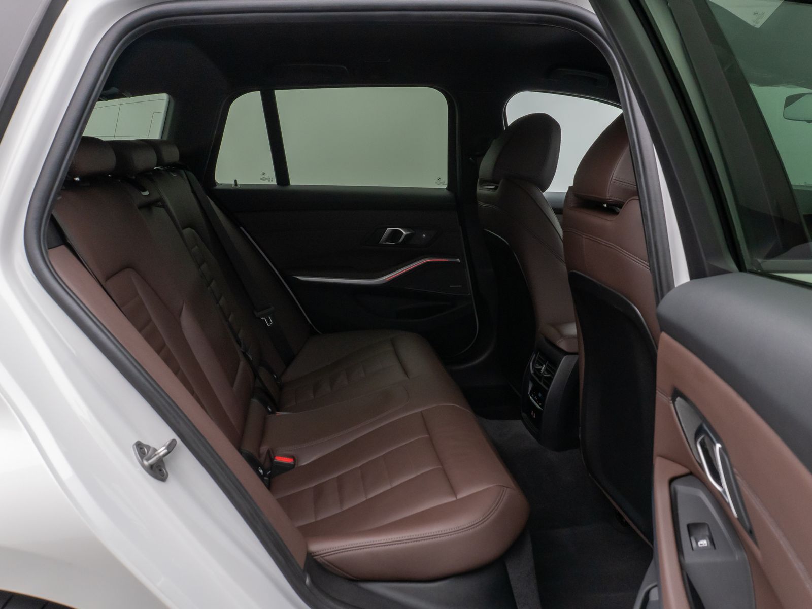 Fahrzeugabbildung BMW 320d  xD M Sport Kamera HUD DAB H/K Alarm 19Zoll