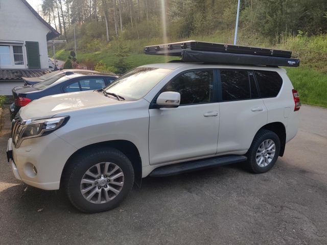 Toyota Land Cruiser 2.8 D-4D Overland Edition