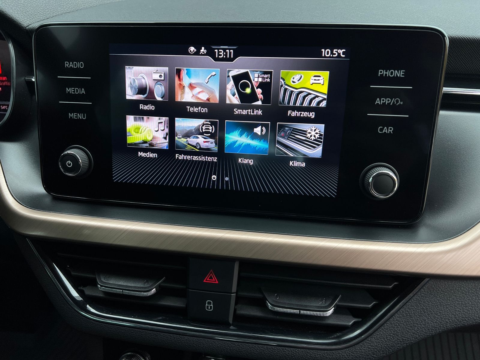 Fahrzeugabbildung SKODA Kamiq Style 1.5 TSI DSG *AHK, LED, ACC, 17"-LM*