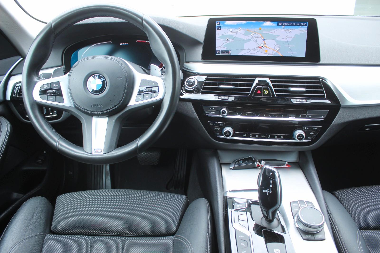 BMW 530e Sport Line NAVI*SOFT-CLOSE*T-LEDER*LED*360°