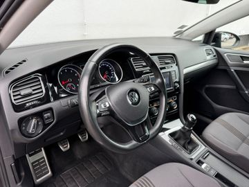 Volkswagen Golf - 12