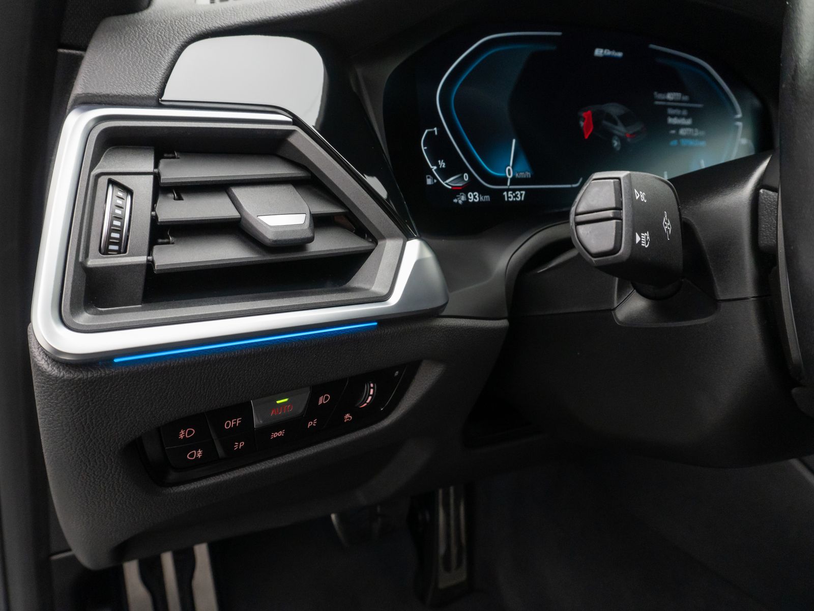 Fahrzeugabbildung BMW 320e M Sport Alarm DAB LED GeschwindigReg 19Zoll