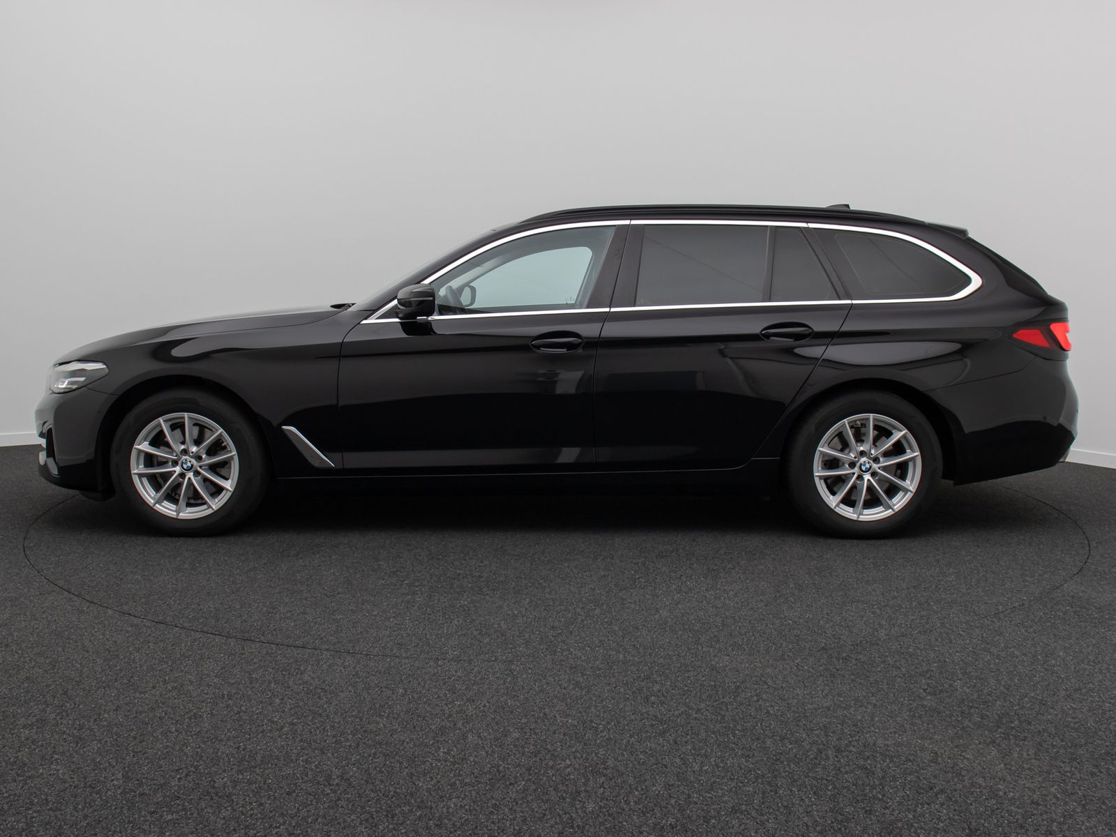 Fahrzeugabbildung BMW 520e Alarm 4xKlima Kamera HUD DAB DisplKey Sport