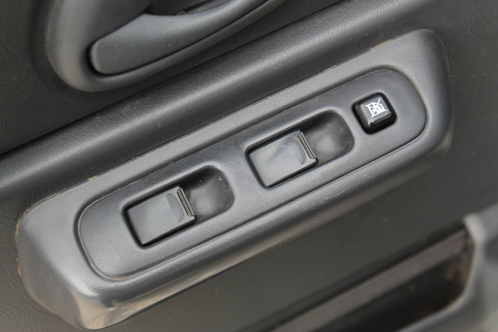 SUZUKI JIMNY - RANGER - 86 CV - PREMIERE MAIN- ATTELAGE