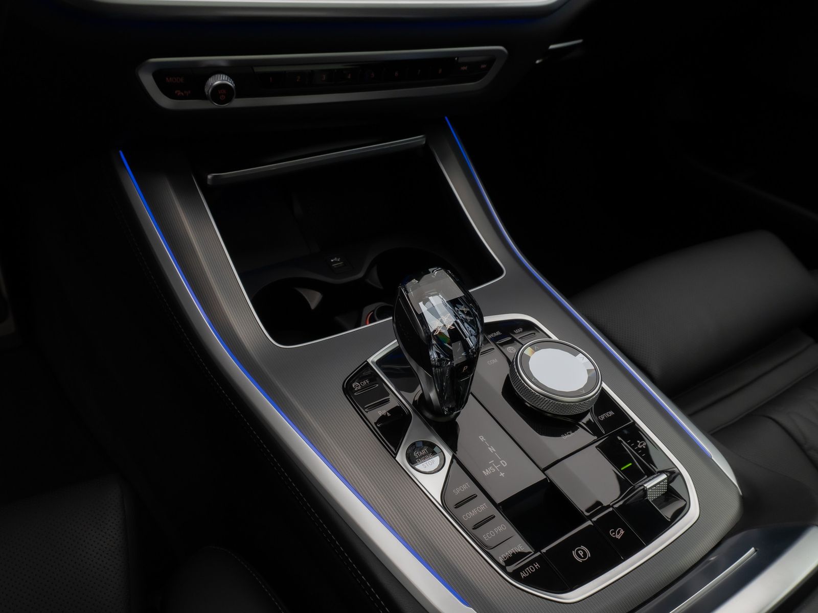 Fahrzeugabbildung BMW X5 xD40d M Sport Panorama Kamera HUD DAB Massage