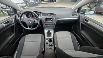 Volkswagen Golf - 10