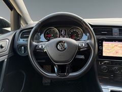 Fahrzeugabbildung Volkswagen Golf VII Variant Comfortline Navi Sitzh ACC AHK