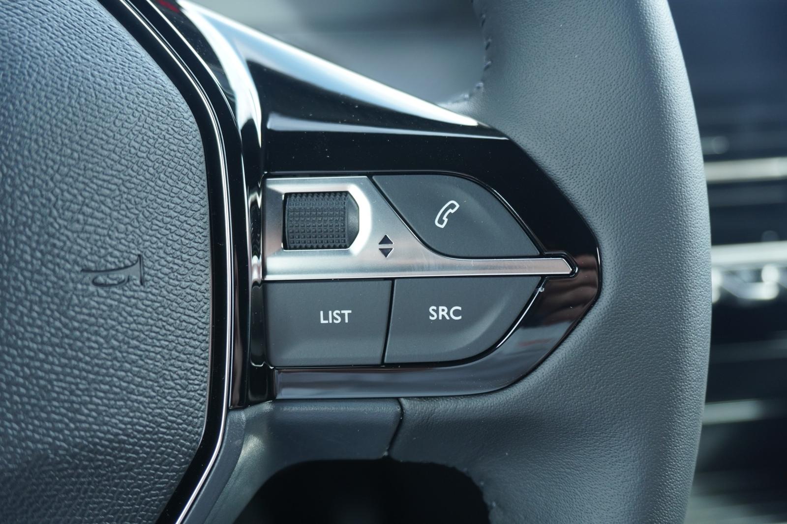 Peugeot 2008 1.2 PureTech LED Navi Kamera