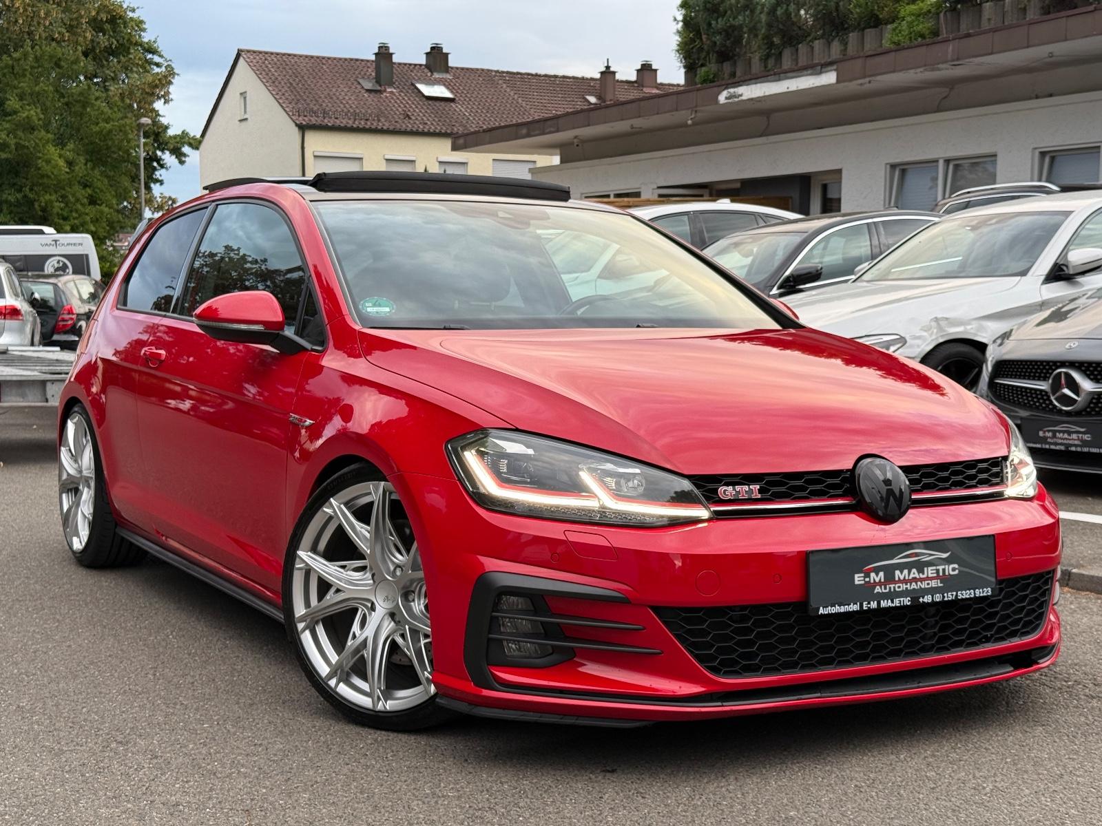Volkswagen GolfVII Lim. GTI Performance /PANORAMA/MATRIX