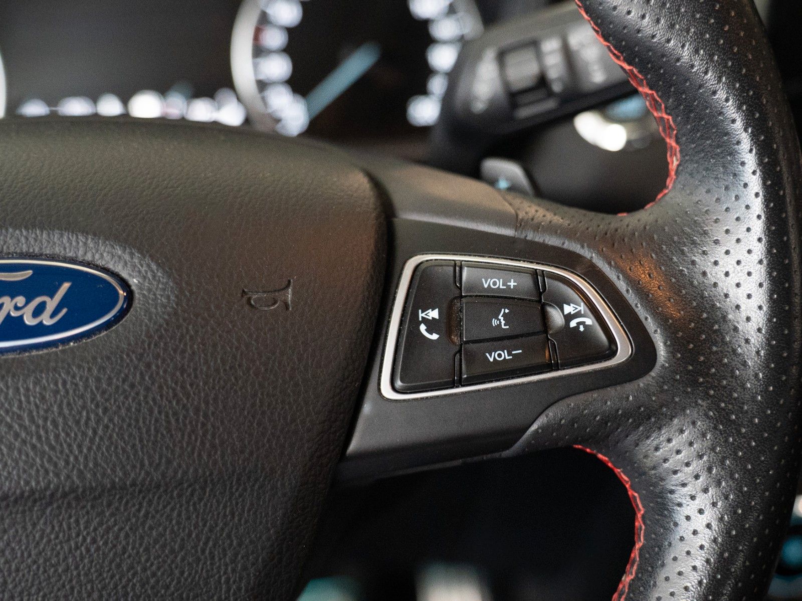 Fahrzeugabbildung Ford EcoSport ST-Line AUTOM./PANO/WINTER-P./B&O