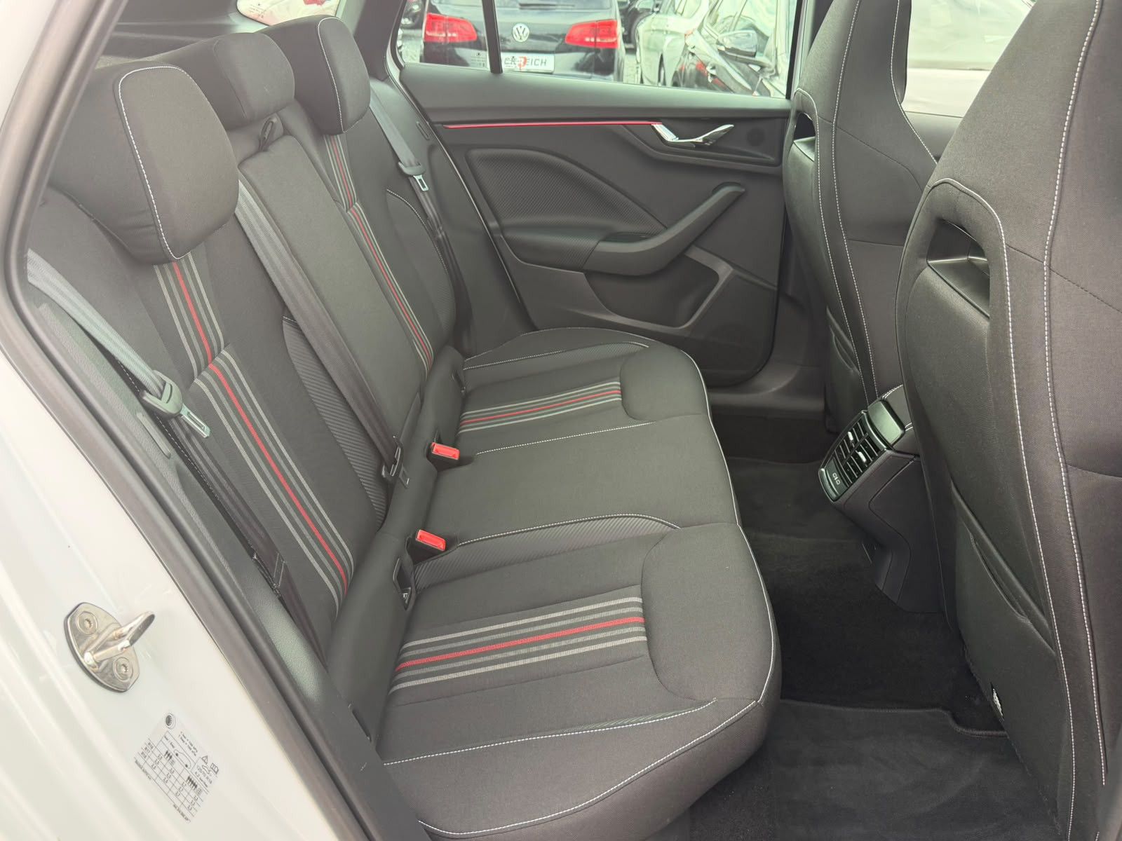 Fahrzeugabbildung SKODA Kamiq 1.5 TSI DSG Monte Carlo PANO*MATRIX*5J.GAR