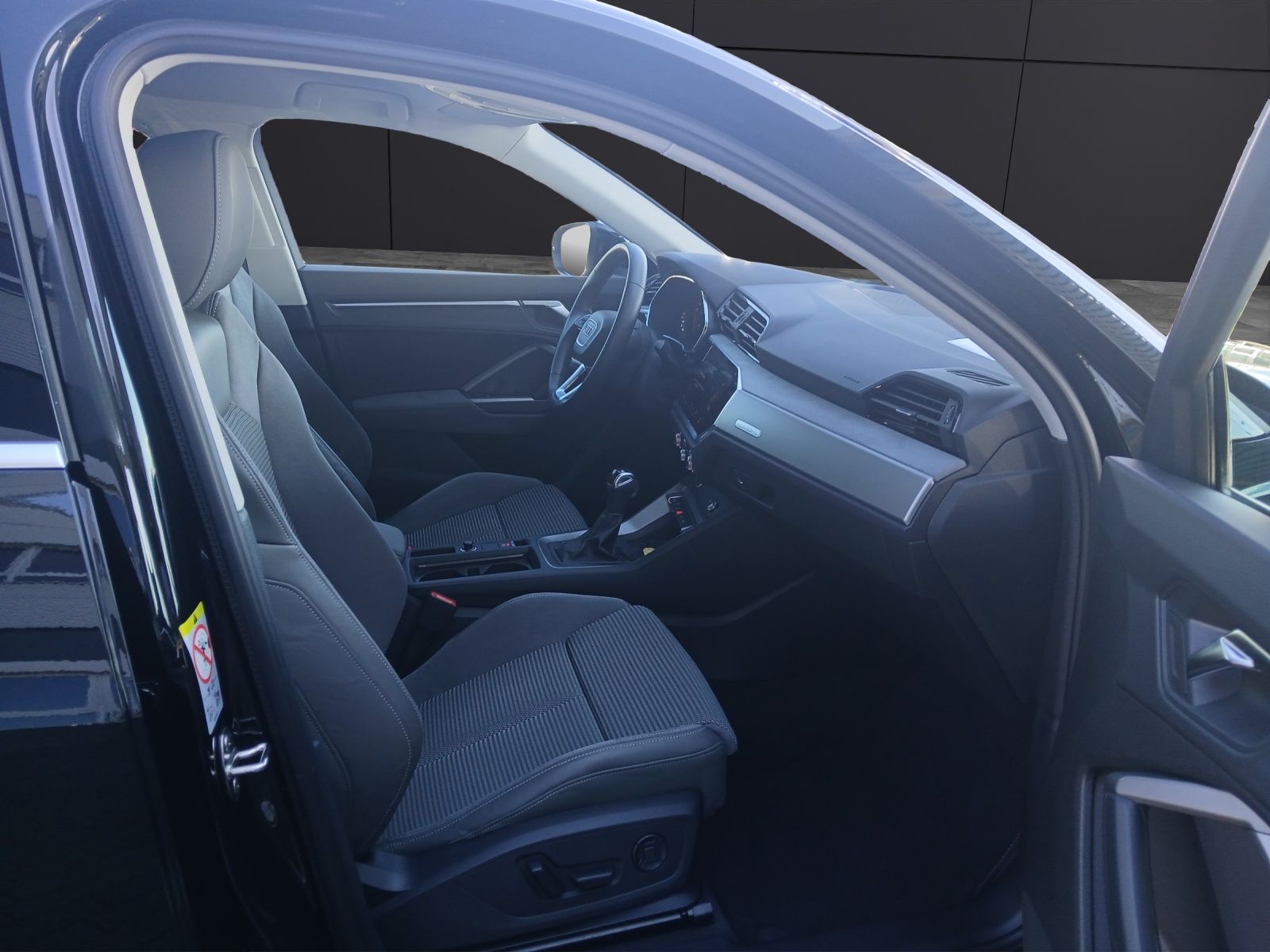 Fahrzeugabbildung Audi Q3 Sportback 45 TFSI quattro S-line S-tronic LED