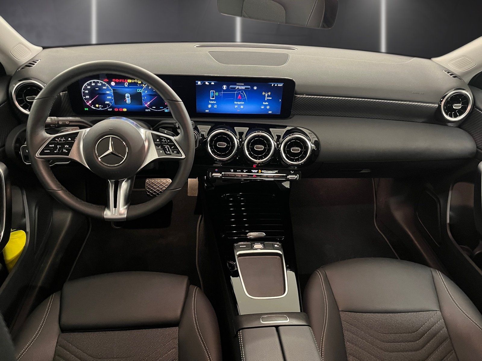 Fahrzeugabbildung Mercedes-Benz A 200 Progressive*LED*Kamera*Spurhalte*SHZ*Wide*
