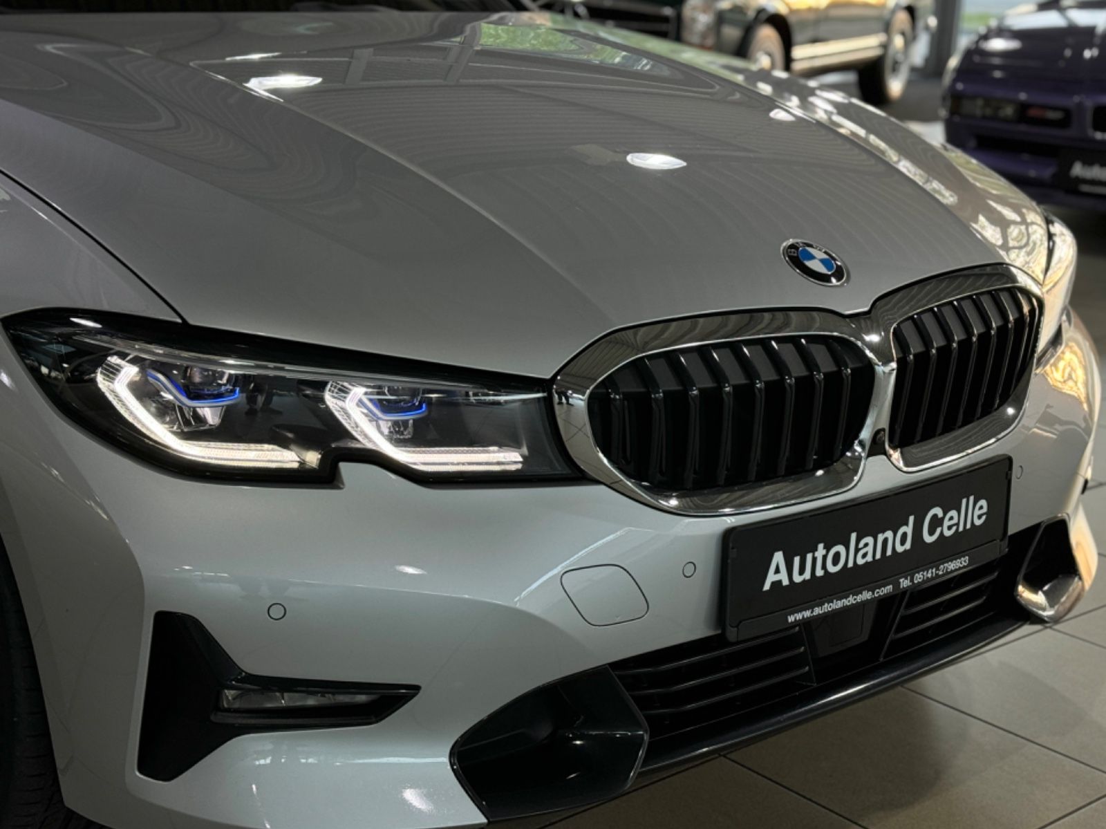 Fahrzeugabbildung BMW 320e xD Sport Line ACC Komfort HUD 360°Laser DAB