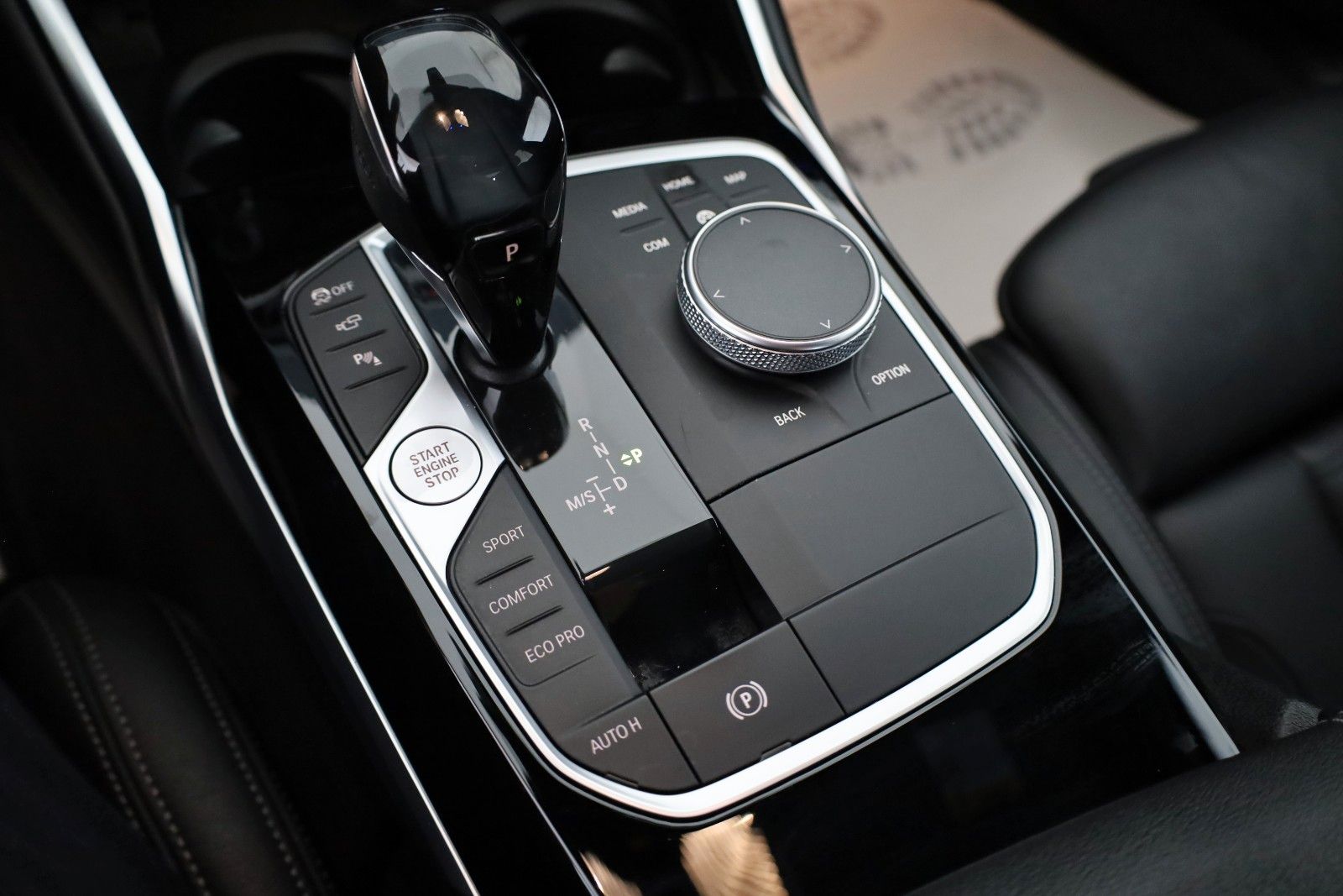 Fahrzeugabbildung BMW 318 d Lim. Sport Line ,M Sport,Leder,Navi.