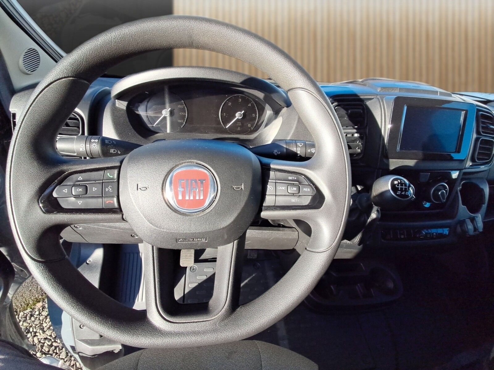 Fahrzeugabbildung Forster A 699 DVB Luftfederung Sat/TV Solar Markise