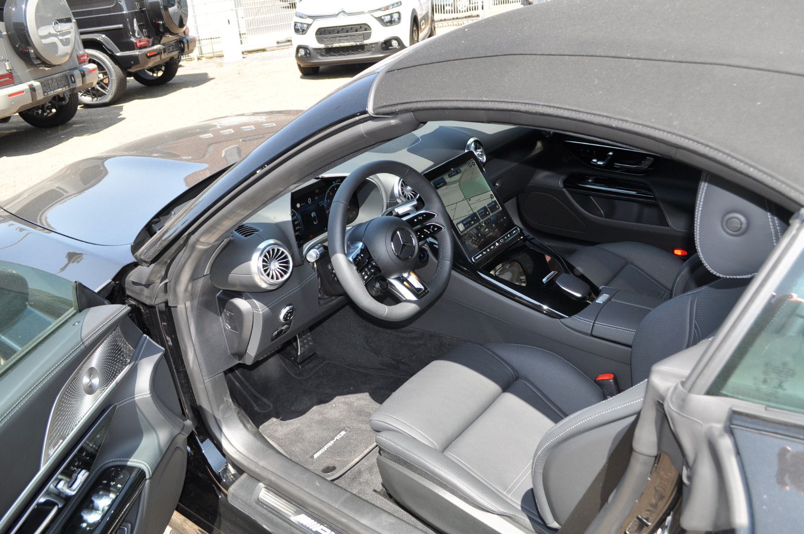 Fahrzeugabbildung Mercedes-Benz SL 63 AMG 4M NIght Paket Premium Ceramic Head