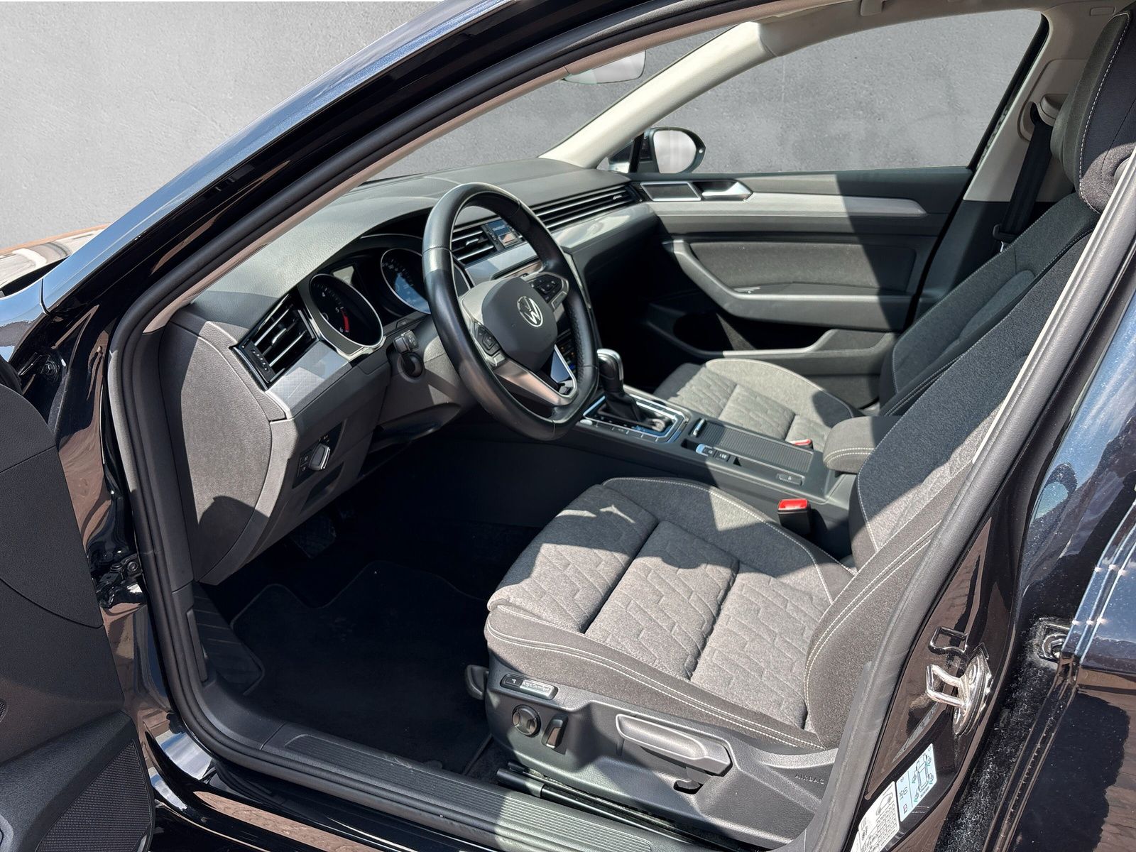 Fahrzeugabbildung Volkswagen Passat Variant Business 2.0 TDI DSG AHK RFK