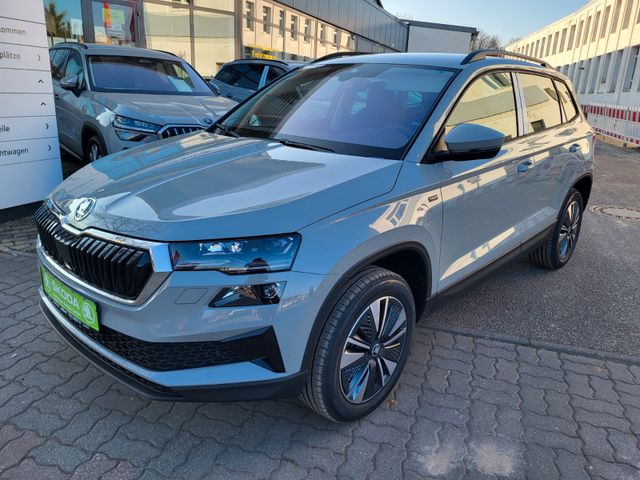 Skoda Karoq Tour Sondermodell 1.5 TSI 110 kW DSG NEU