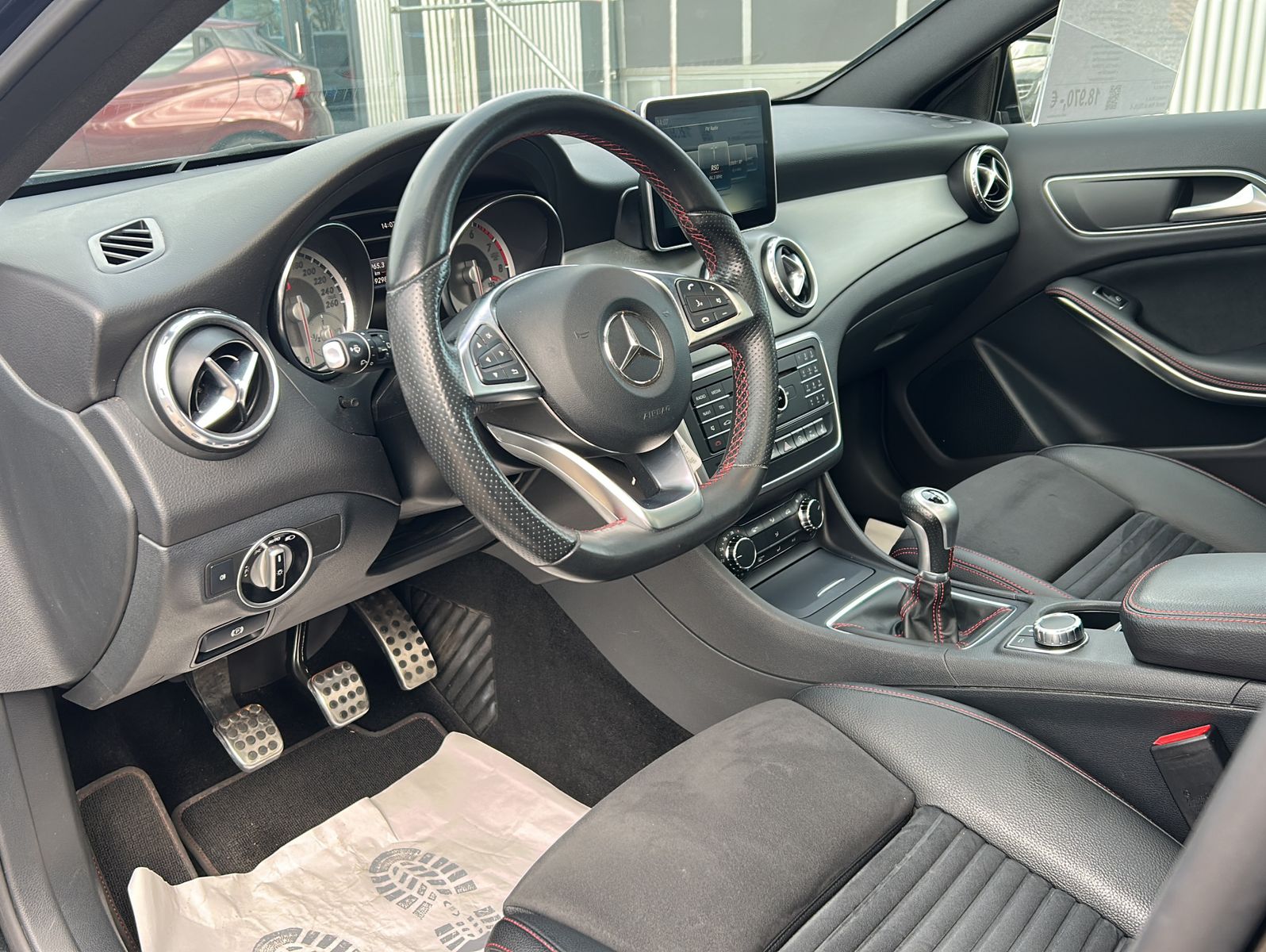 Fahrzeugabbildung Mercedes-Benz GLA 200 AMG Line