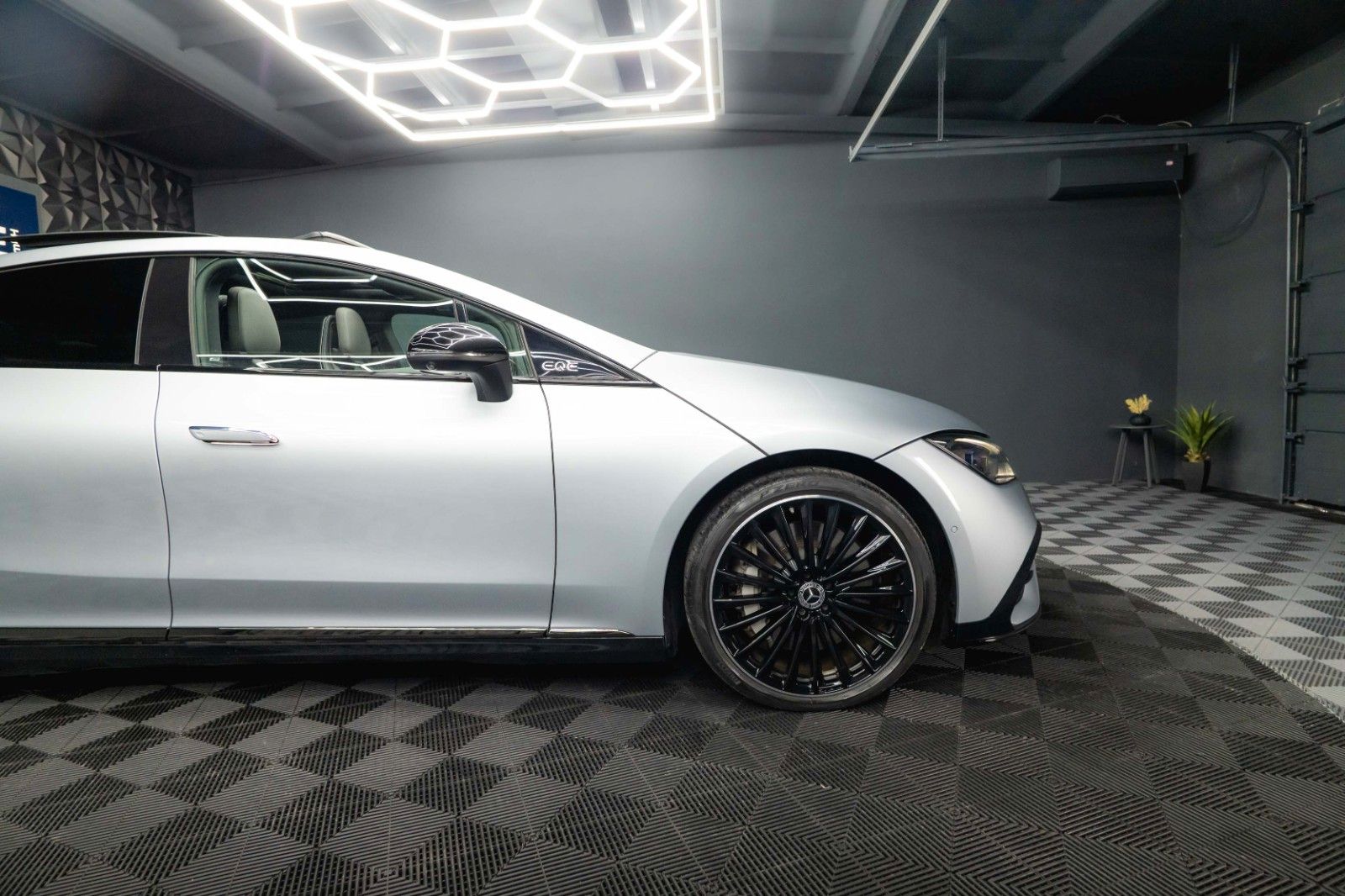 Fahrzeugabbildung Mercedes-Benz EQE 350+ AMG Night | Batterie NEU 100% | Pano