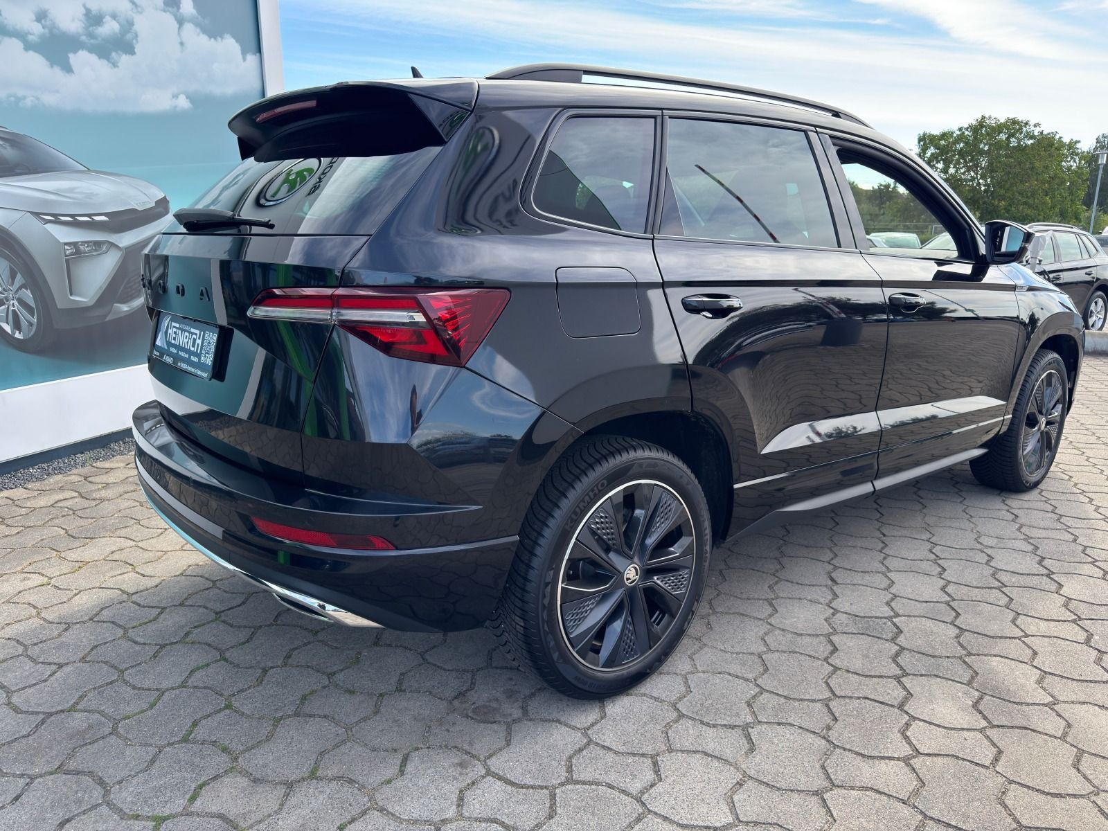 Fahrzeugabbildung SKODA Karoq Sportline 1.5TSI DSG*RFK*SideAss*AHK*eHeck