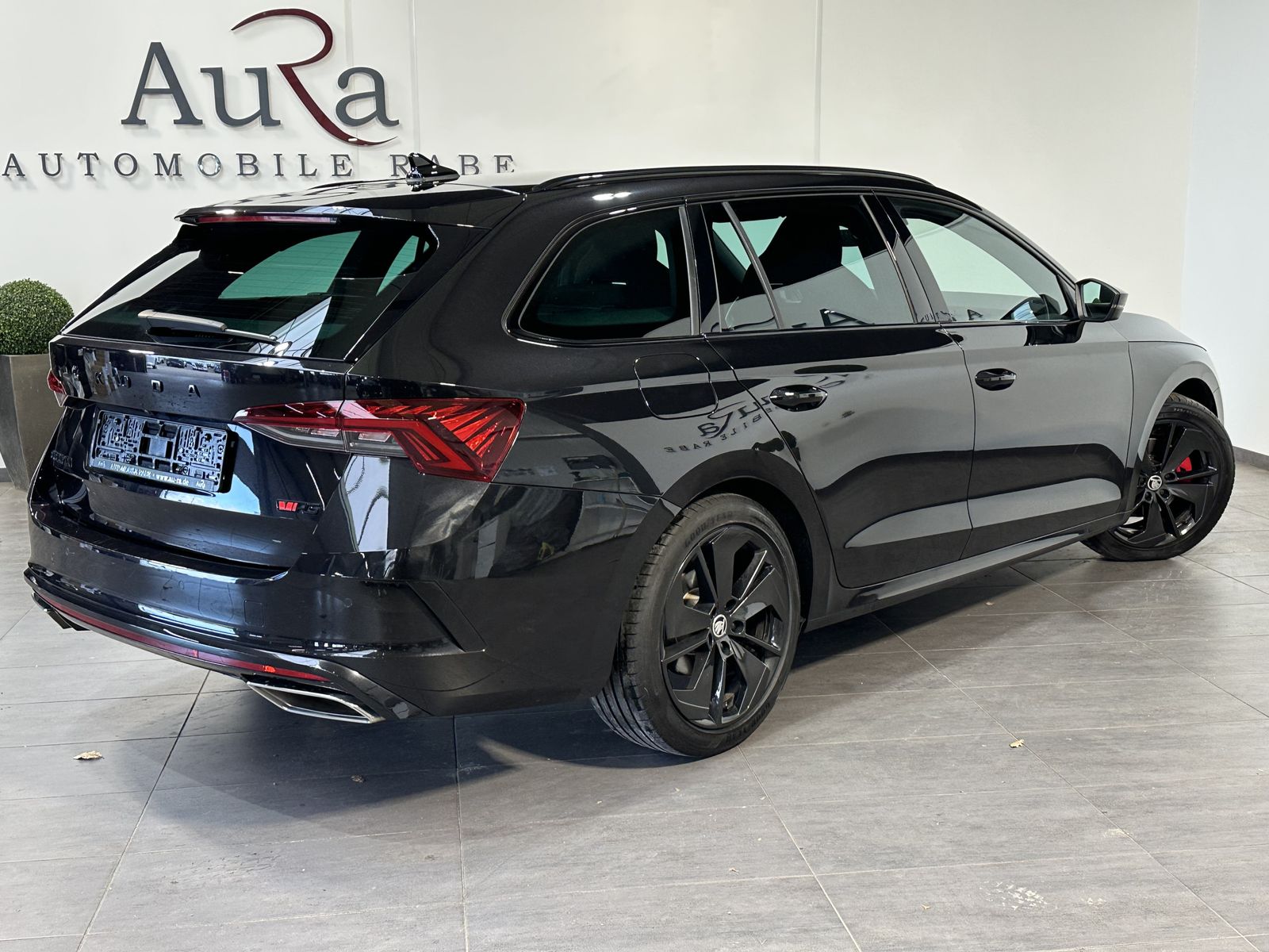 Fahrzeugabbildung SKODA Octavia Combi 2.0 TDI DSG RS NAV+LED+HEAD-UP+AHK