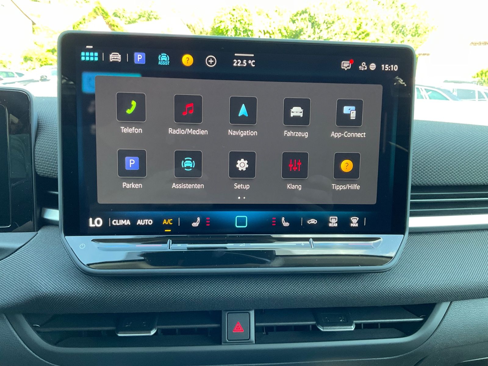 Fahrzeugabbildung Volkswagen T-Roc 1.5 eTSI DSG Kamera,AHK,5J Garantie,ACC