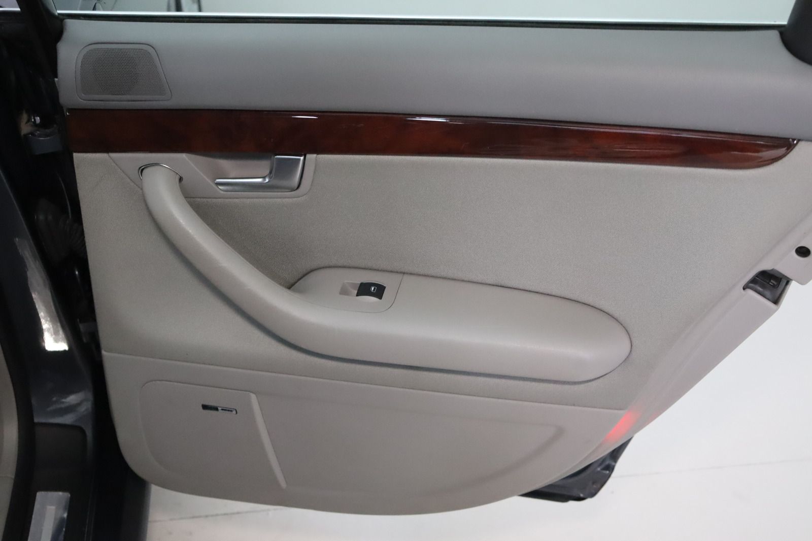 Fahrzeugabbildung Audi A4 Avant 3.2 V6 quattro * Navi * Xenon *