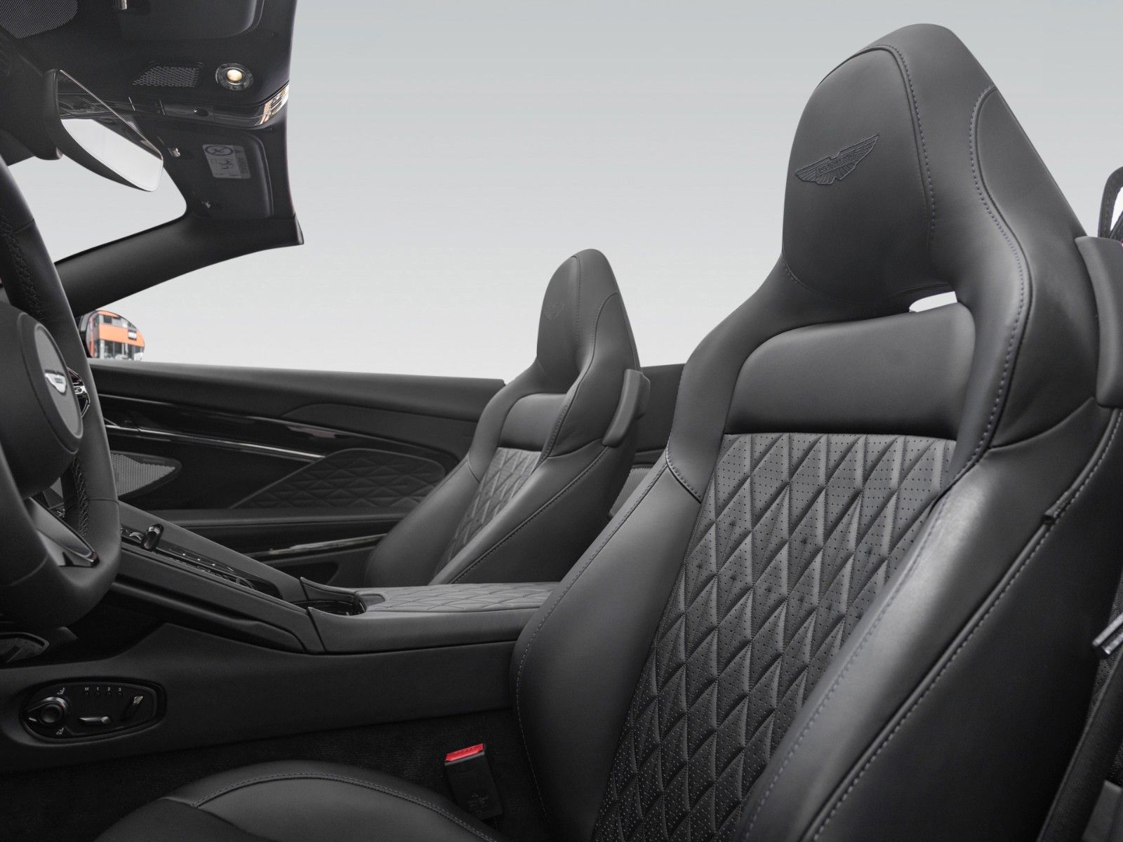 Aston Martin DB12 Volante | Storm Purple | Bowers&Wilkins foto 7