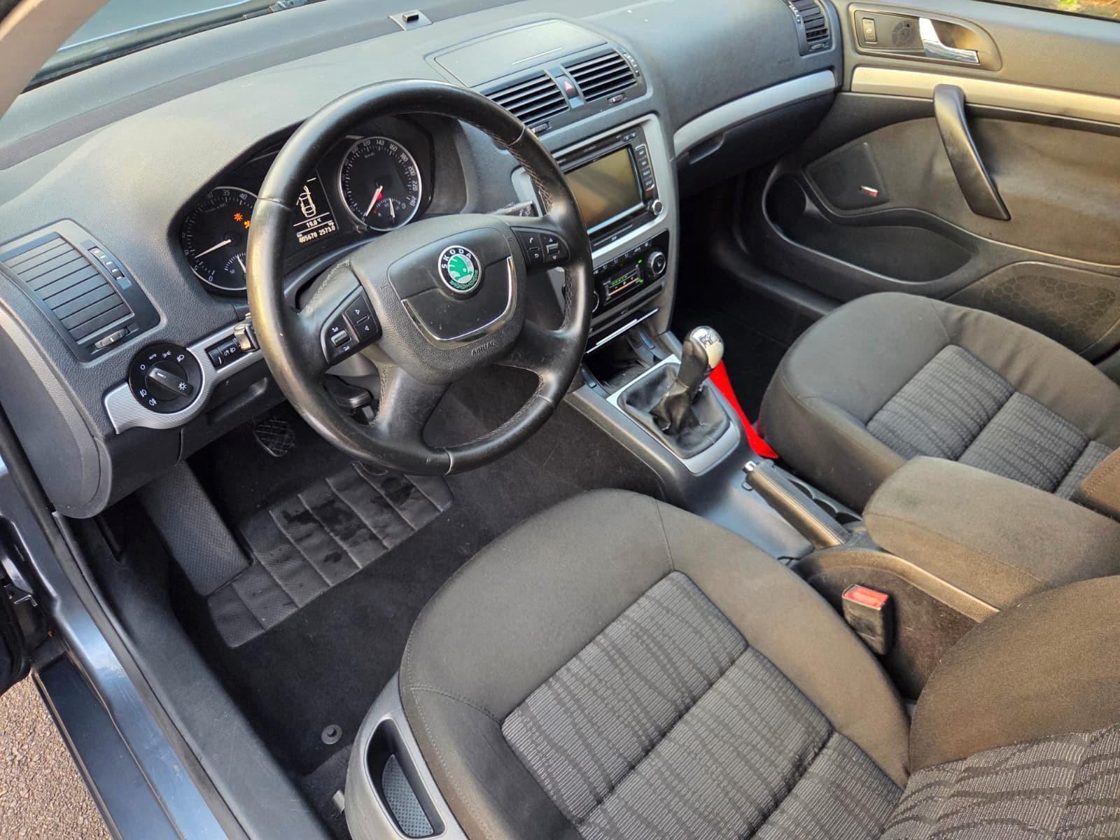 Skoda Octavia 2010 — photo 9