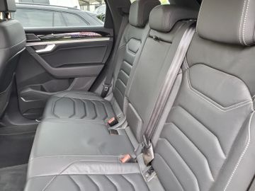 Volkswagen Touareg - 7