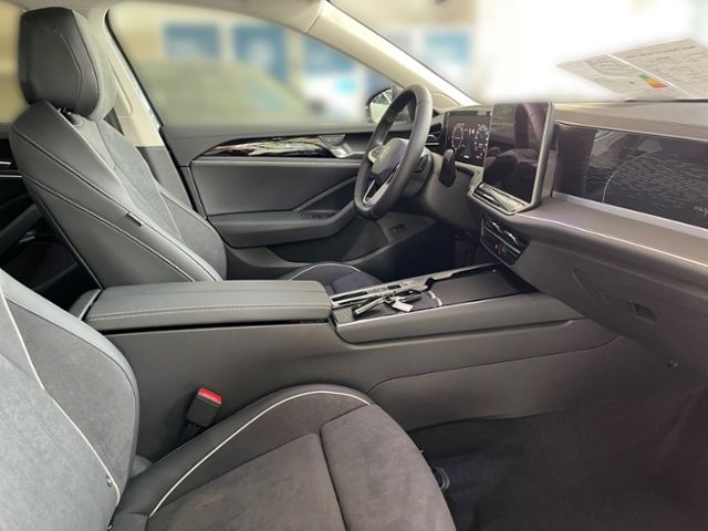 Fahrzeugabbildung Volkswagen Passat 2.0 TDI DSG  Elegance NAVI AHK GJR El.HEC