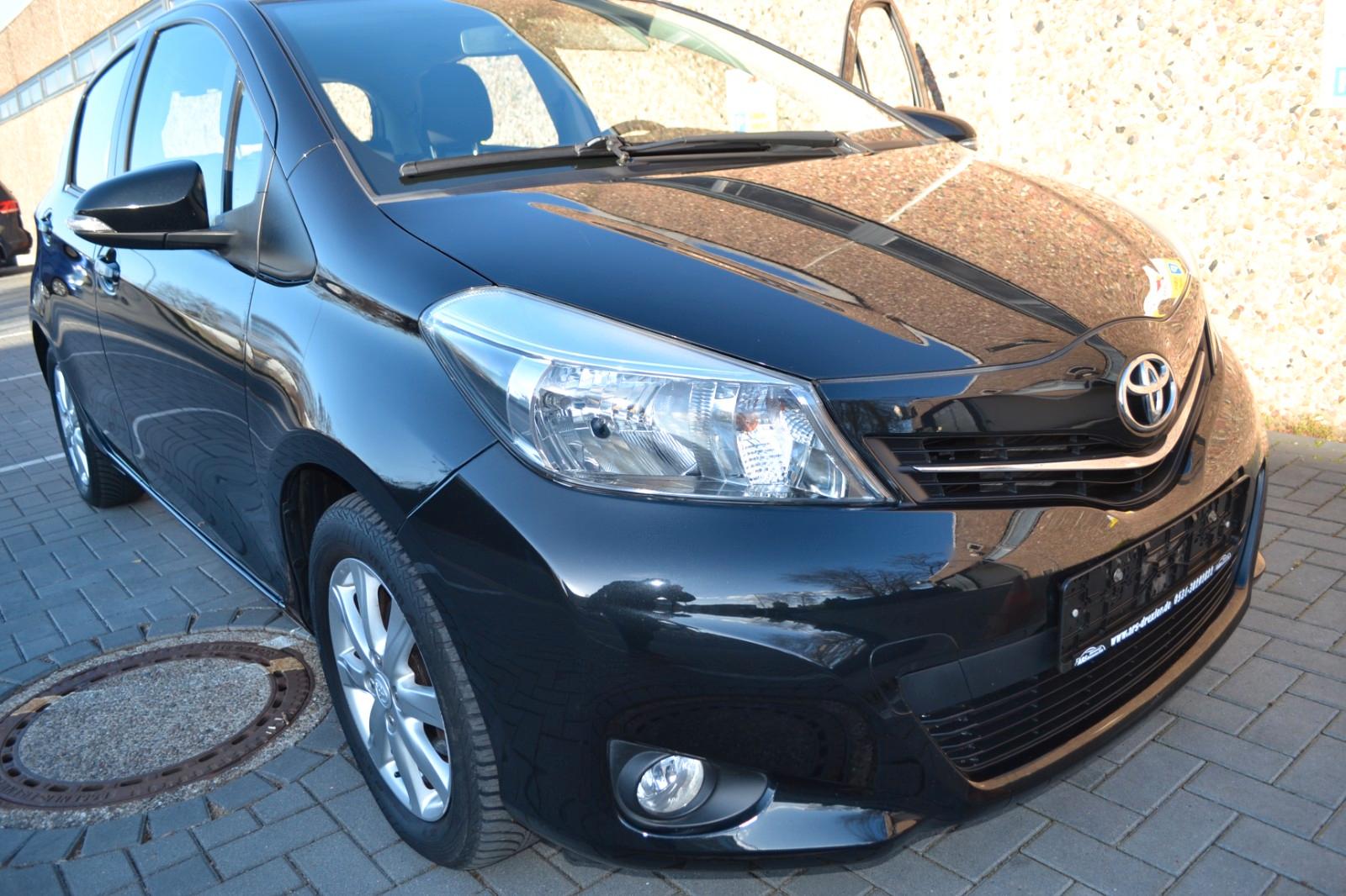 Toyota Yaris Life 2 Hand  54640 km Navi Rückfahrcamera