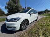 Volkswagen Touran 2.0 TDI SCR 140kW DSG Highline  - Volkswagen Touran: 140
