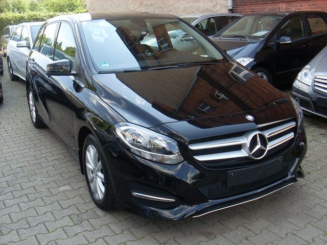 Mercedes-Benz B 180 Style Autom /Anhängerkupplung /Navigation