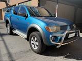 Mitsubishi L200 2.5 DI-D Doppia Cabina Automatic - blaue Mitsubishi L200