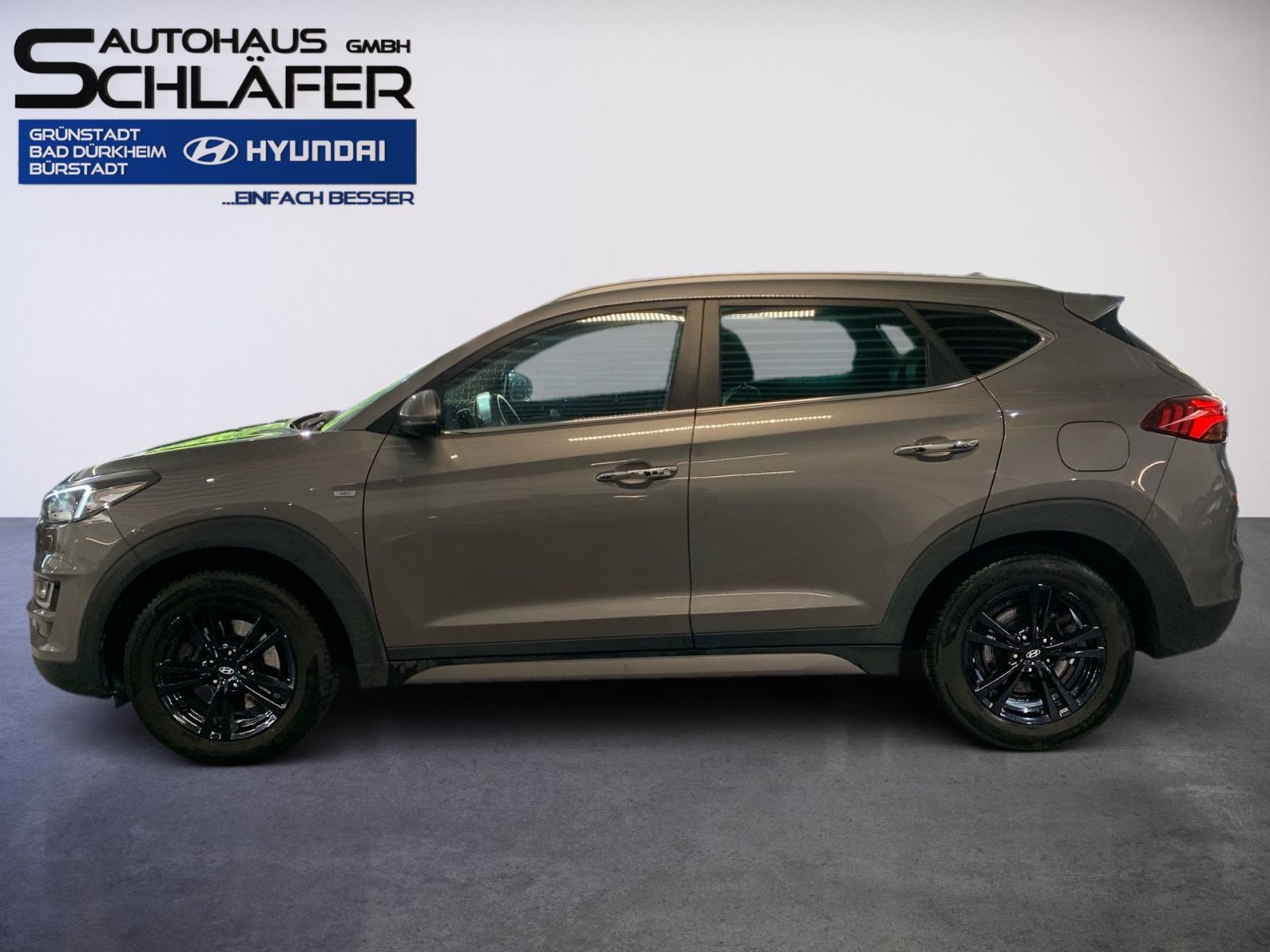 Fahrzeugabbildung Hyundai TUCSON 2.0 CRDi 8-AT Mild Hybrid Premium 4WD Exp