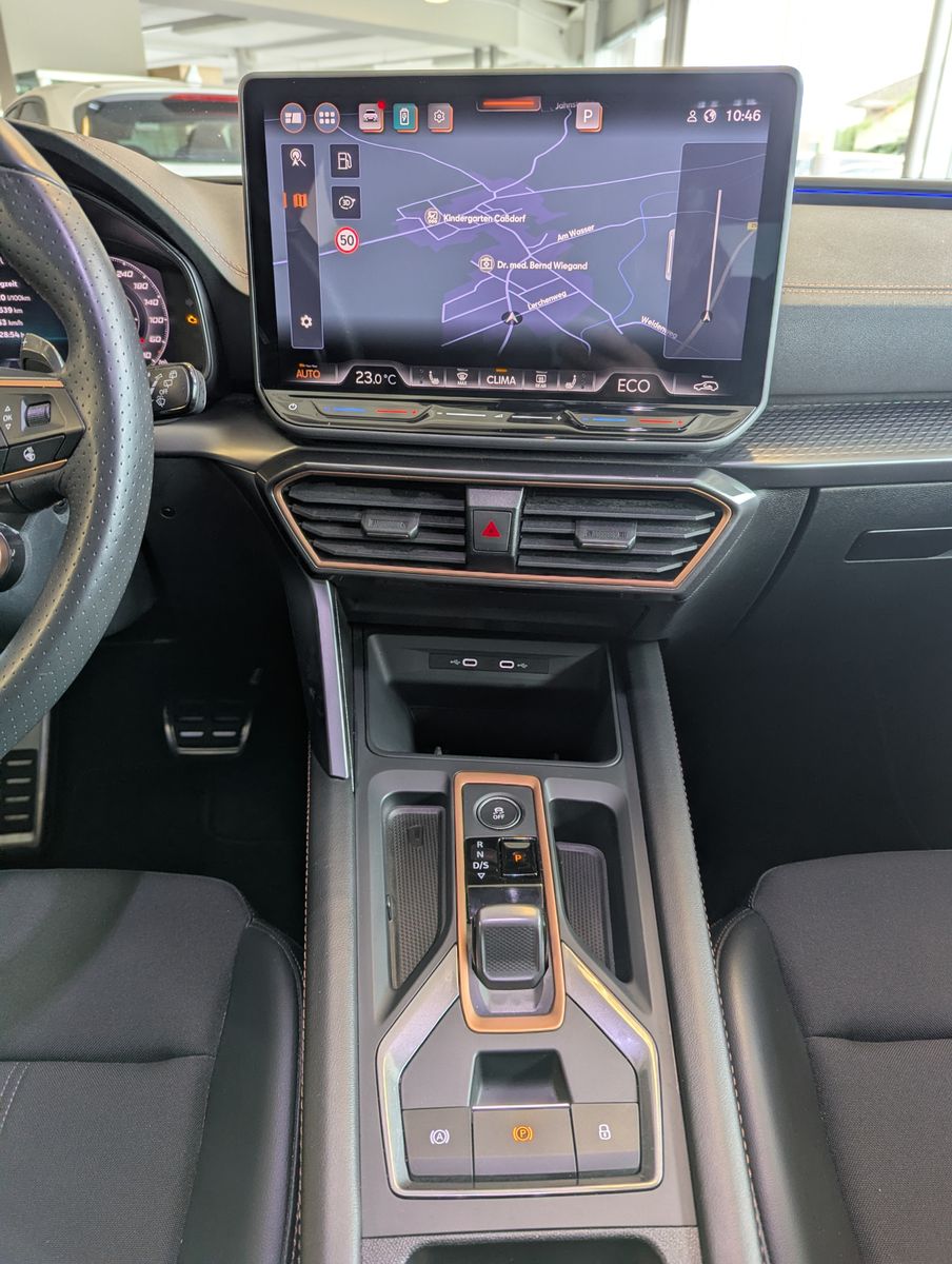 Fahrzeugabbildung CUPRA Leon 1.5 e-Hybrid Matrix Edge-Intelligent-Paket