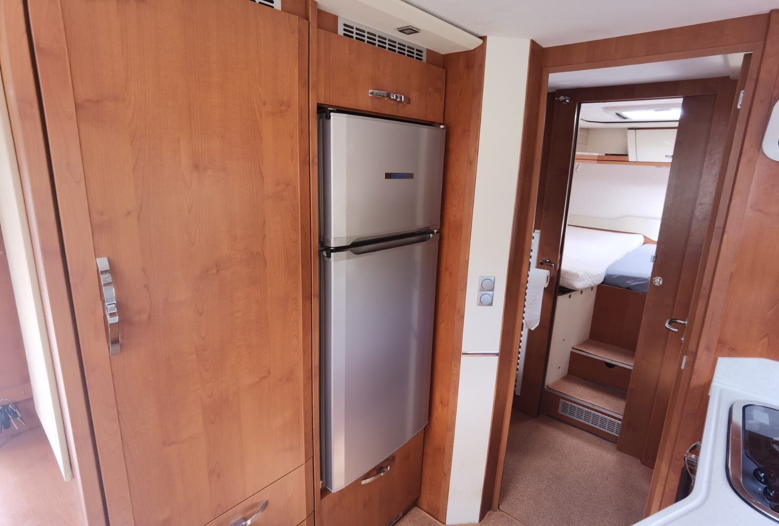 Fahrzeugabbildung Phoenix Maxi-Liner 8000 L