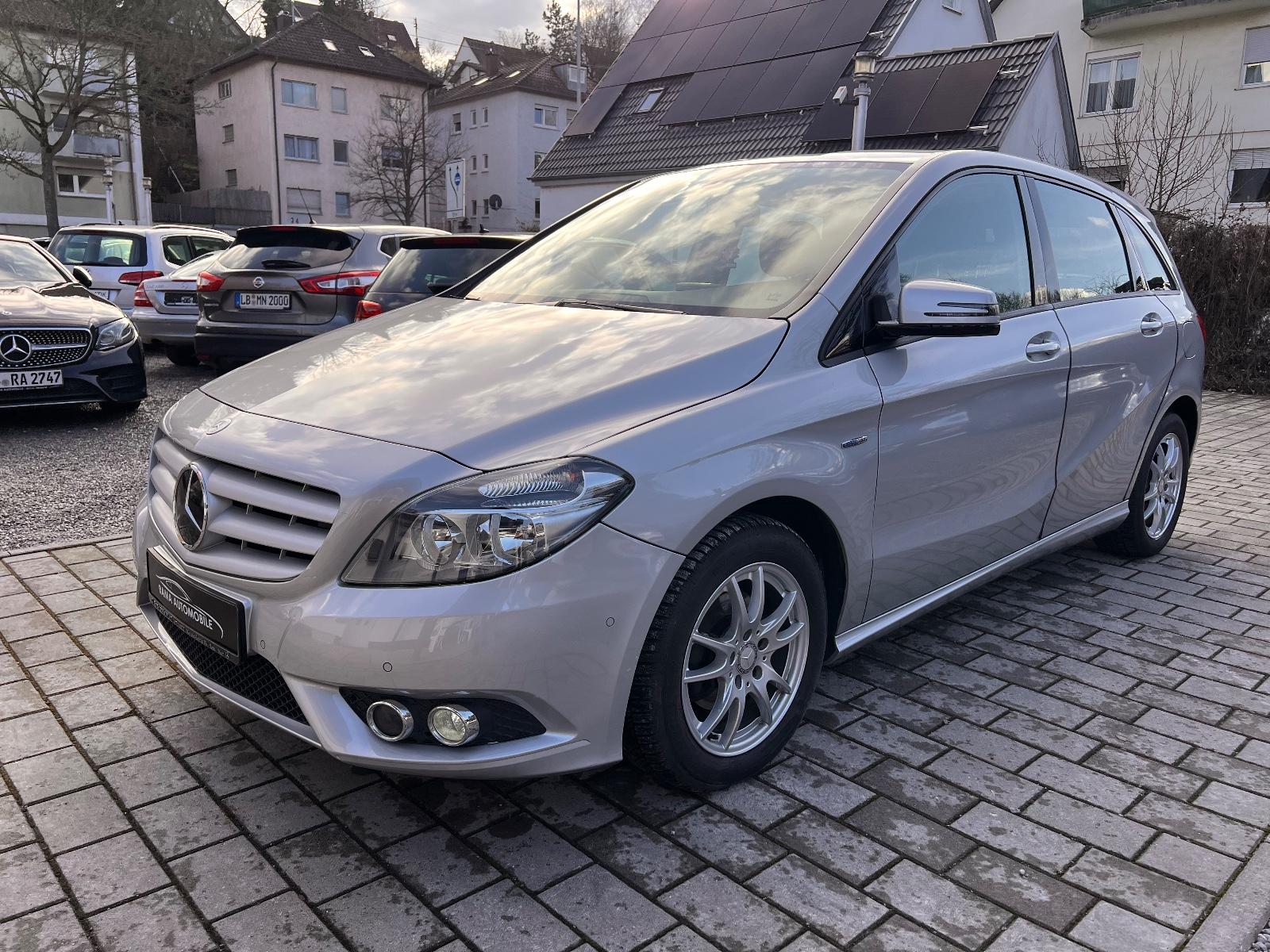 Mercedes-Benz B 180 *NAVI*PDC*8 Fach+Alu*Scheckheftgefleckt