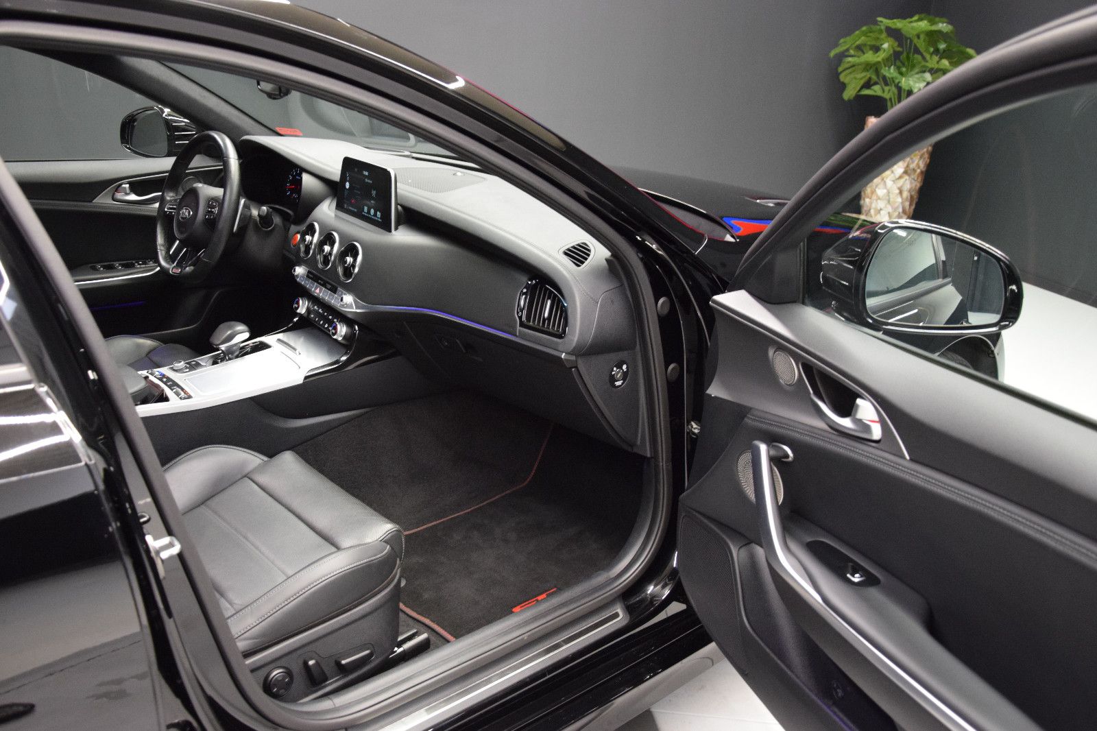Fahrzeugabbildung Kia Stinger GT 4WD Pano HuD Sitzlüft. H/K Memory LED
