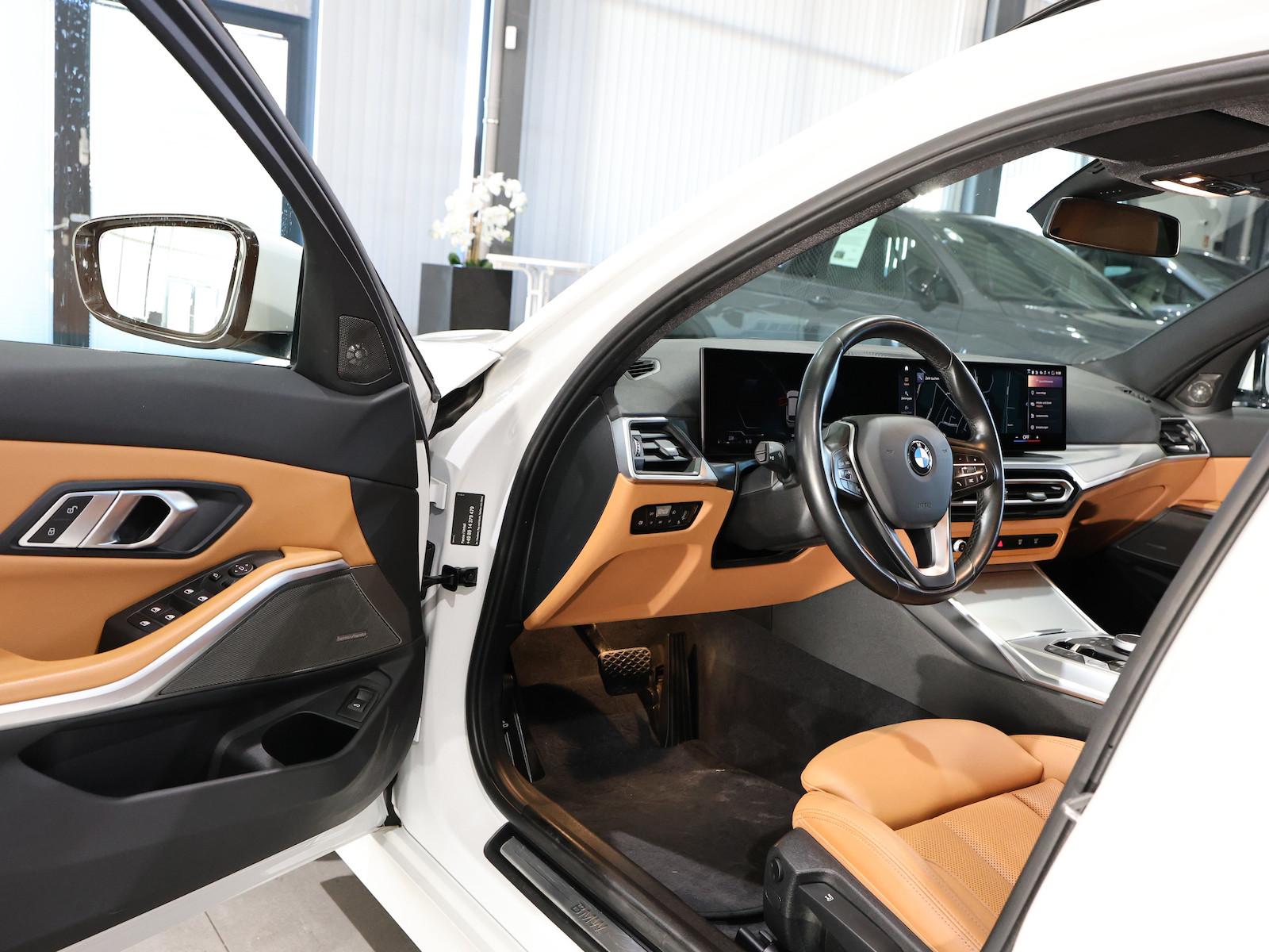 BMW 318d Touring SPORT WHITE & BROWN / CURVED+HUD