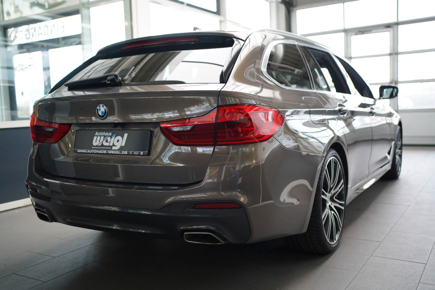 Fahrzeugabbildung BMW 520d xDrive M Sport +STHZG+20