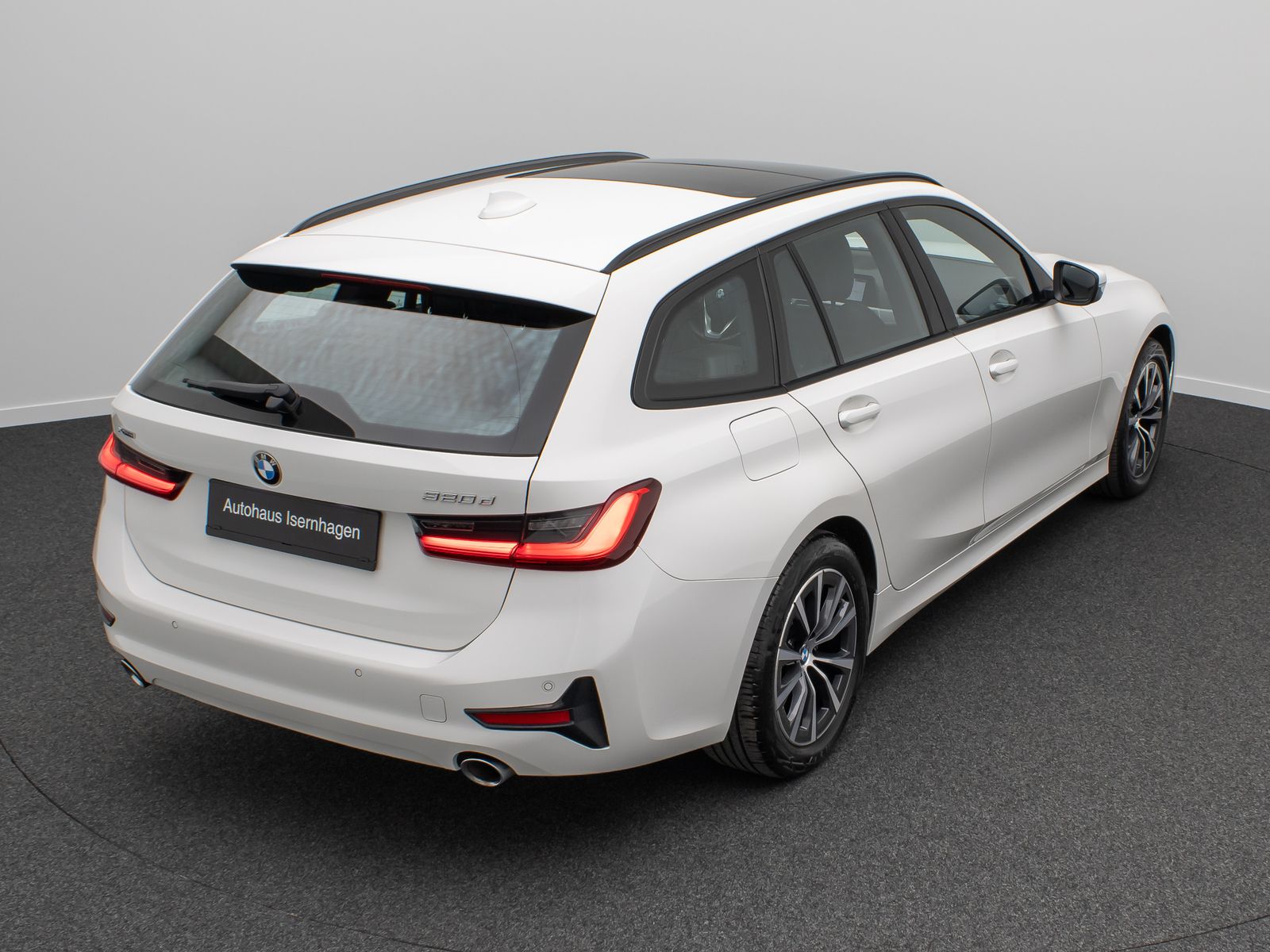 Fahrzeugabbildung BMW 320d xD Panorama PDC DAB Sport Geschwindigkeitsr