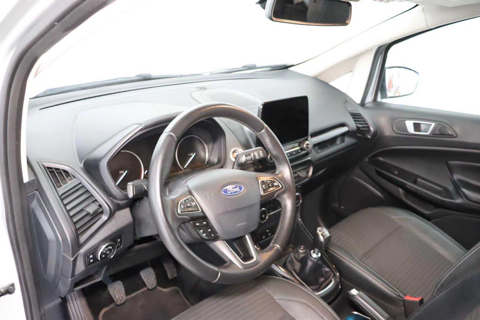 Fahrzeugabbildung Ford EcoSport * Navi * RFK * Lenkradhzg. ST-Line