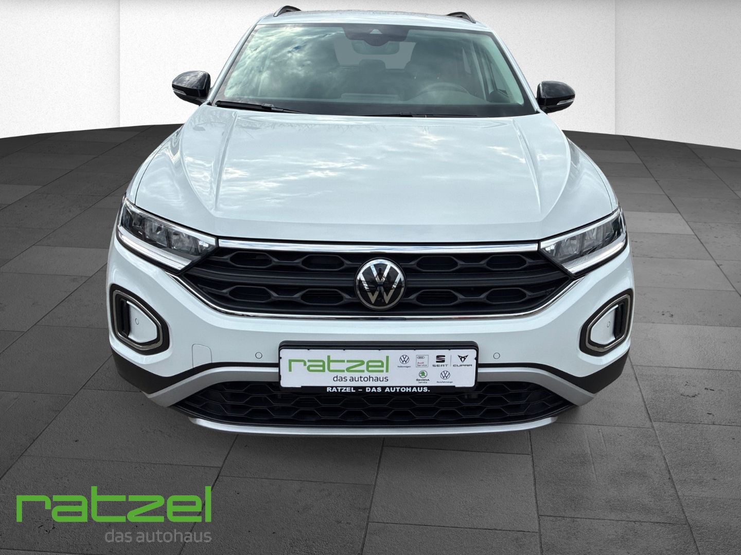 Fahrzeugabbildung Volkswagen T-Roc Goal 1.5 Life 110 TSI LED ACC Travel Assis